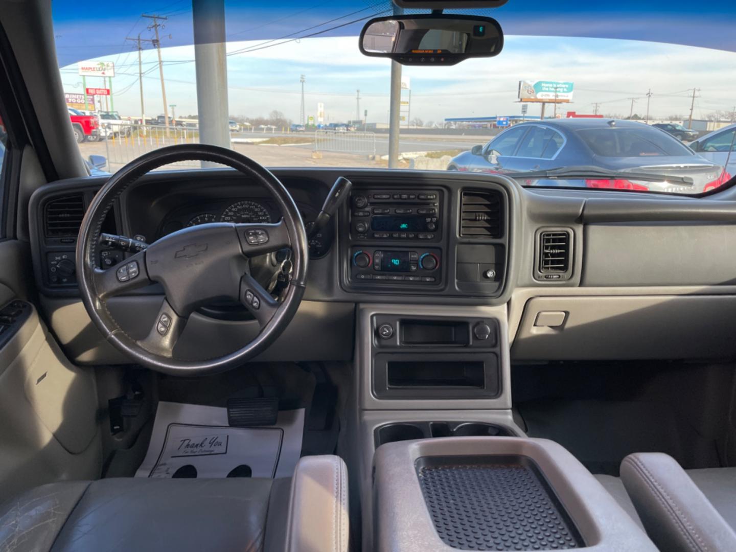 2006 White Chevrolet Suburban 1500 (1GNEC16Z16J) with an V8, 5.3 Liter engine, Automatic transmission, located at 8008 Warden Rd, Sherwood, AR, 72120, (501) 801-6100, 34.830078, -92.186684 - Photo#16